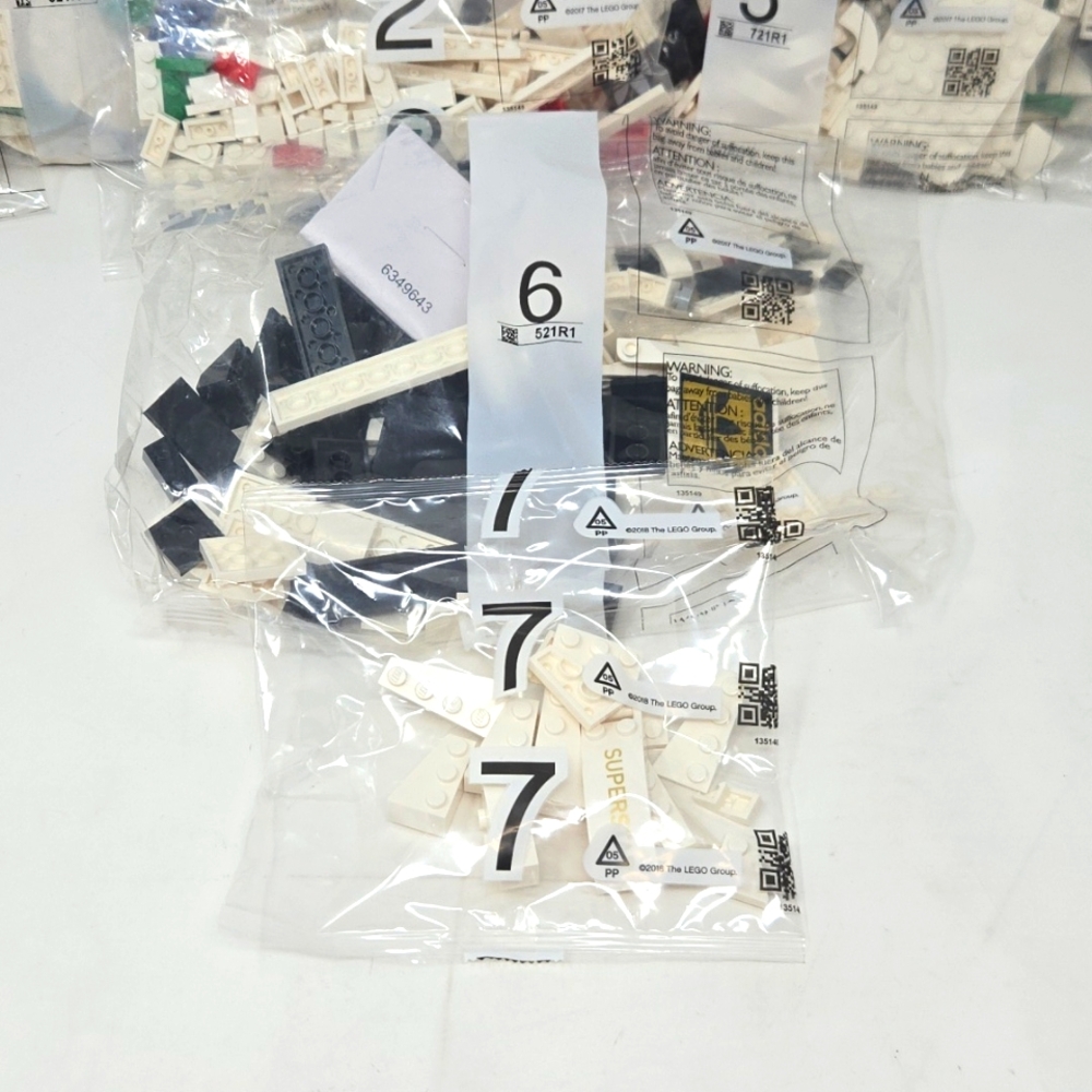 LEGO Adidas Originals Superstar Set - Picture 8 of 8